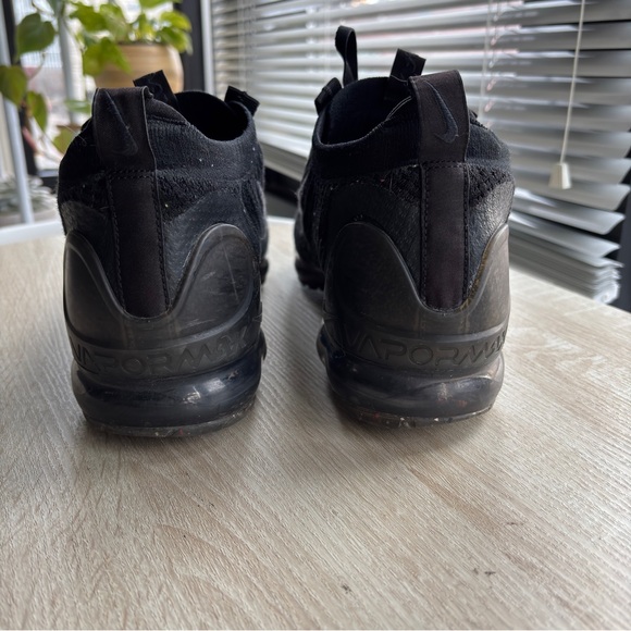 Nike Vapormax Men's Black Athletic Shoes Size 11.5 - Picture 4 of 10